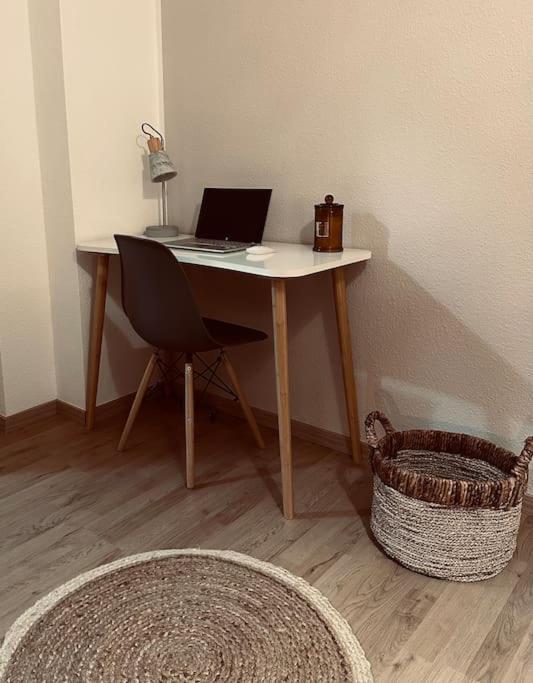 Gemuetliche Altstadtwohnung Mit Balkon Smart-Tv Erfurt Ngoại thất bức ảnh